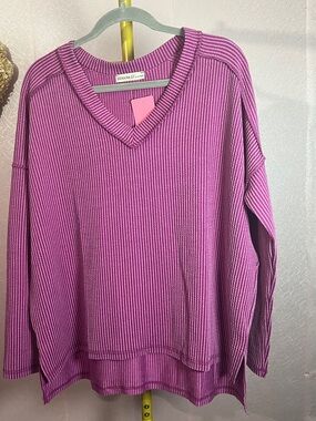 Zenana Outfitters Ribbed V-Neck Oversized Sweatshirt in Fuchsia